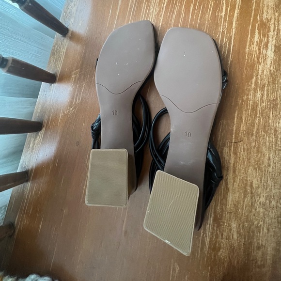 Steven Madden - Block Heel Sandal - Picture 5 of 5